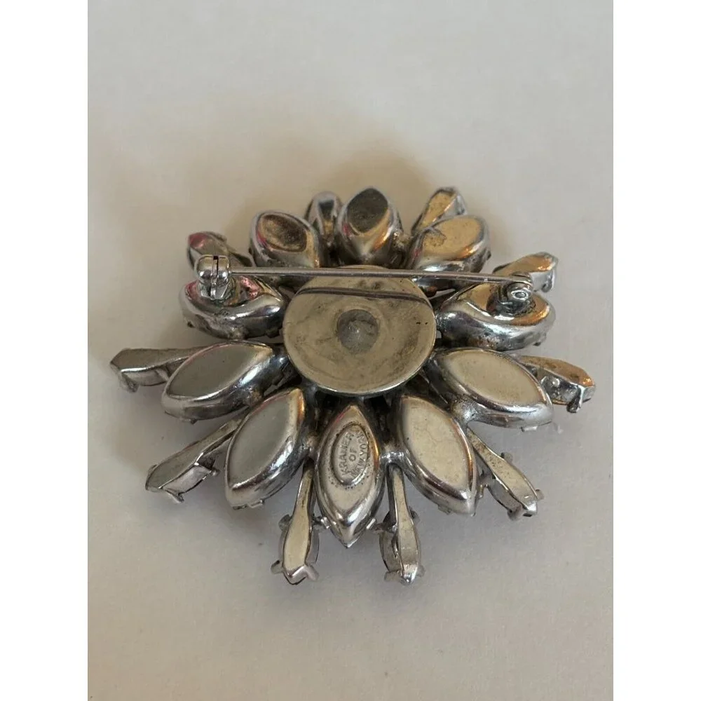 Kramer of New York Pin Brooch Vintage Jewelry Red Rhinestones Sparkles 2 inch - Picture 5 of 7